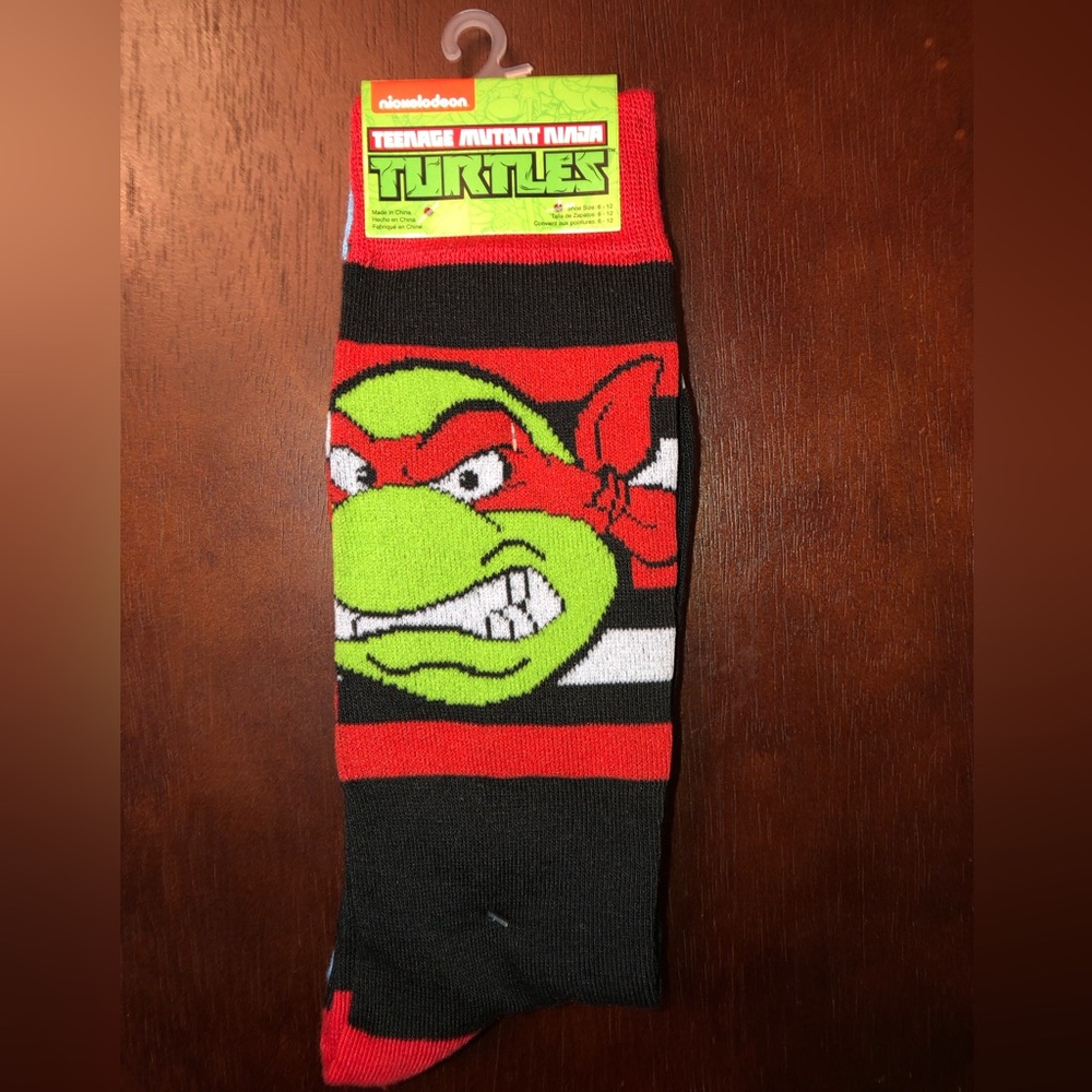 TEENAGE MUTANT NINJA TURTLES NOVELTY CREW SOCKS NWT MEN’S SHOE SIZE 6-12